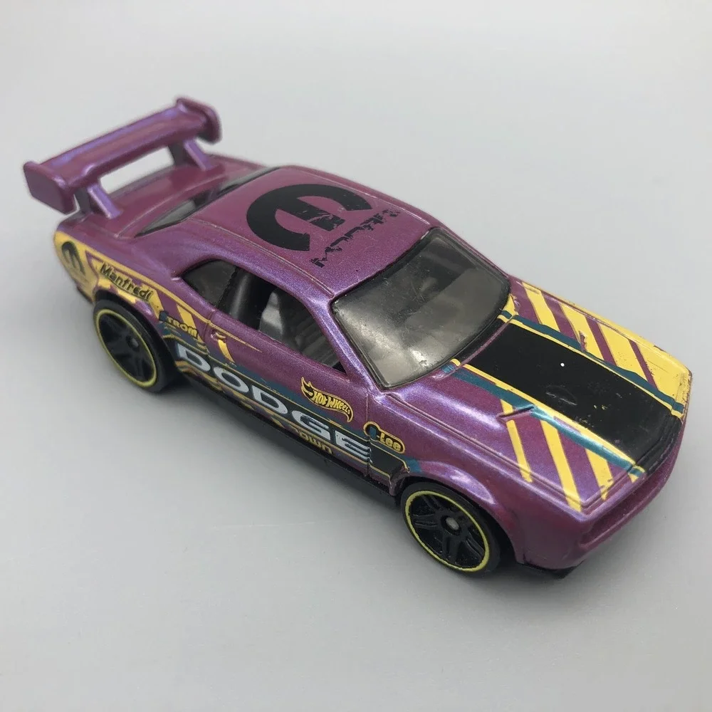 Hot Wheels Dodge Challenger Drift Car Purple Diecast‎ 1/64 HW Speed Graphics